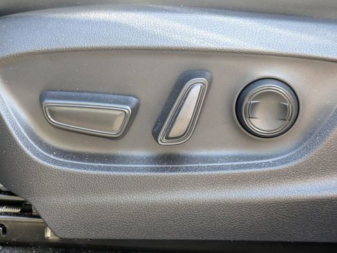 Used 2026 Toyota Crown Platinum image 19