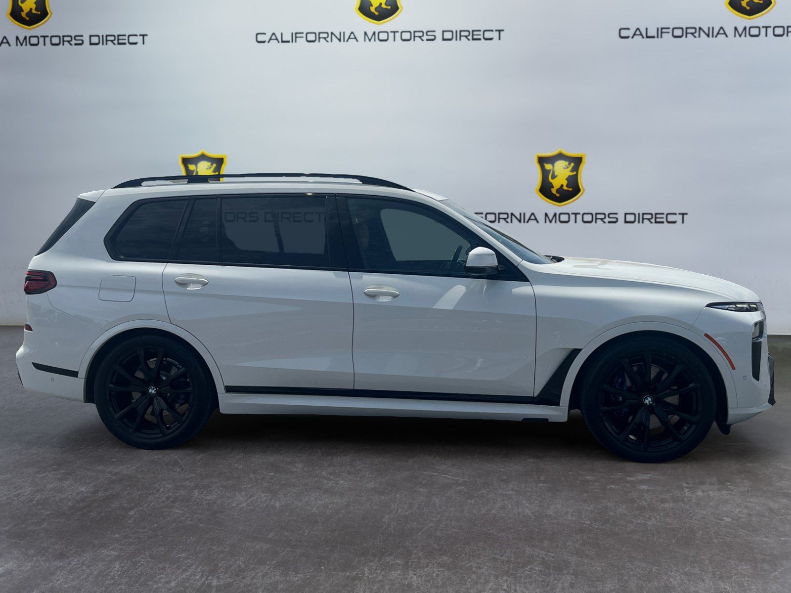 Used 2024 BMW X7 xDrive40i w/ M Sport Package AWD/4WD image 6