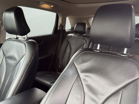 Used 2022 Lincoln Nautilus Reserve w/ Equipment Group 201A image 10