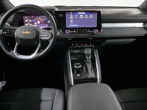 Used 2024 Chevrolet Colorado LT w/ LT Convenience Package III image 8