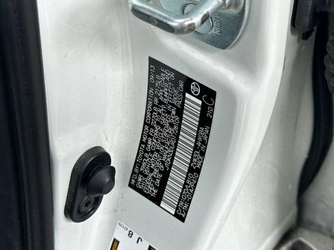 Used 2013 Toyota Prius Four FWD image 37