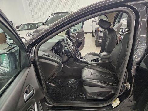 Used 2013 Ford Focus SE FWD image 30