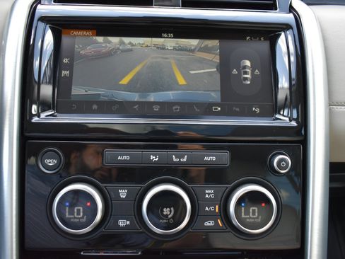 Used 2019 Land Rover Discovery HSE image 20