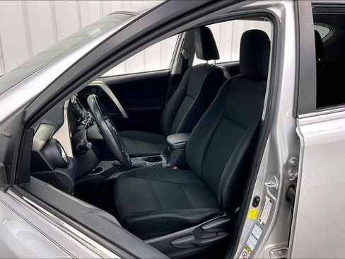 Used 2015 Toyota RAV4 LE AWD/4WD image 8