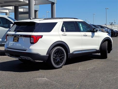 New 2025 Ford Explorer Active w/ Active Comfort Package image 4