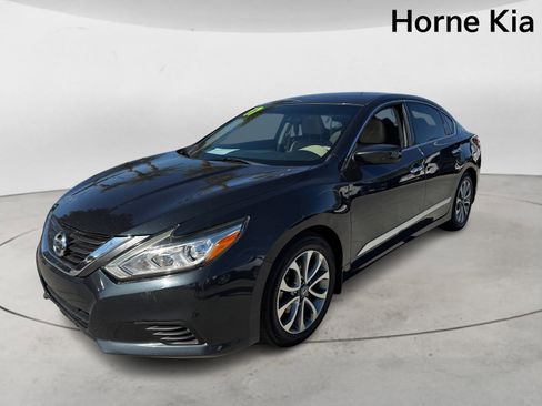 Used 2017 Nissan Altima 2.5 S w/ Power Driver Seat Package image 6