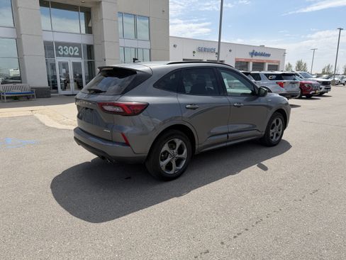 Used 2023 Ford Escape ST-Line AWD/4WD image 4