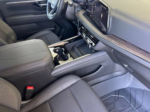 New 2026 Chevrolet Tahoe LS w/ LS Custom Edition AWD/4WD image 19
