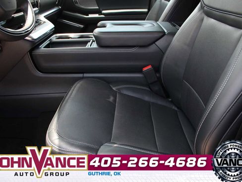 Used 2025 Ford Expedition Platinum AWD/4WD image 27