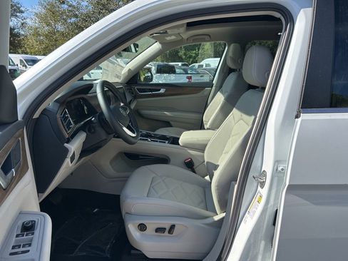 New 2026 Volkswagen Atlas SE image 15