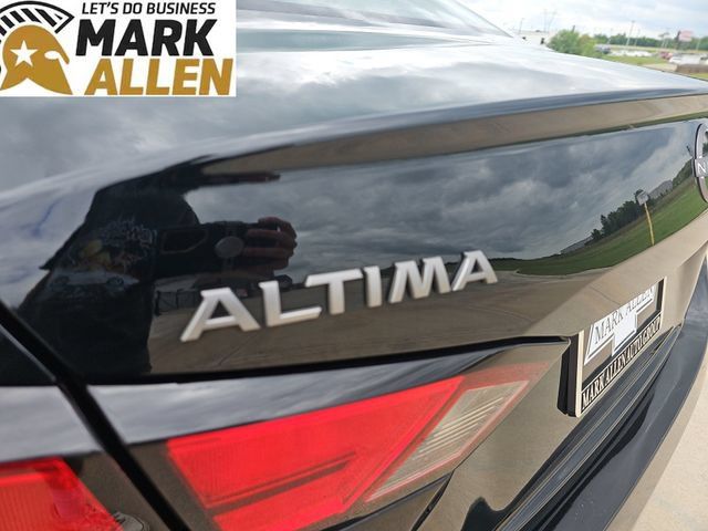 Used 2025 Nissan Altima 2.5 SV FWD image 31