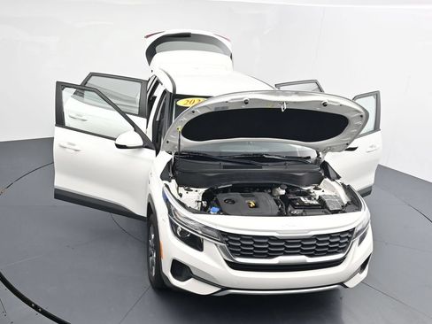 Used 2022 Kia Seltos LX AWD/4WD image 36