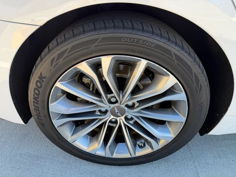 Used 2016 Hyundai Genesis 3.8 w/ Option Group 02 AWD/4WD image 32