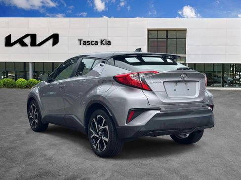 Used 2019 Toyota C-HR XLE FWD image 6
