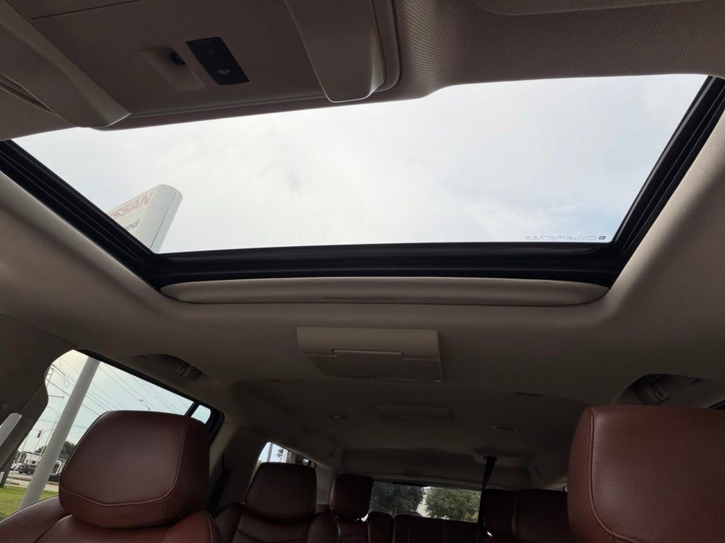 Used 2019 Cadillac Escalade ESV Premium Luxury RWD image 25