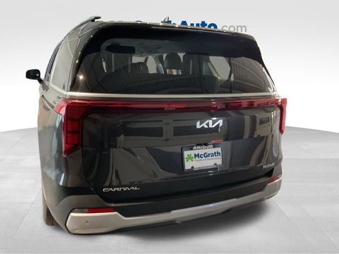New 2026 Kia Carnival EX FWD image 5