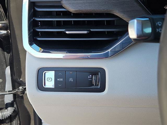 Used 2026 GMC Acadia Denali FWD image 17