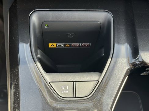 New 2025 Toyota Crown Signia Limited image 31