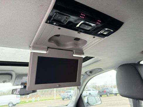 Used 2020 Chevrolet Tahoe LT image 18