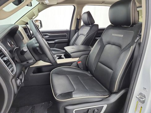 Used 2019 RAM 1500 Laramie RWD image 13