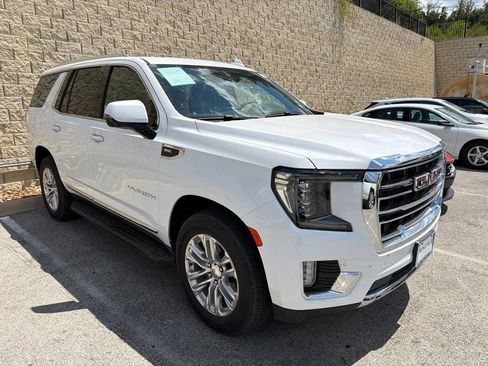 Used 2024 GMC Yukon SLT w/ SLT Luxury Package RWD image 4