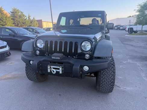 Used 2017 Jeep Wrangler Sport AWD/4WD image 5