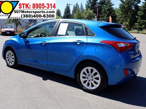 Used 2017 Hyundai Elantra GT image 5