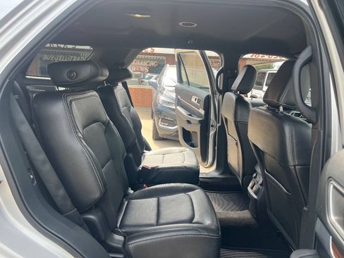 Used 2018 Ford Explorer Limited w/ Equipment Group 301A AWD/4WD image 24