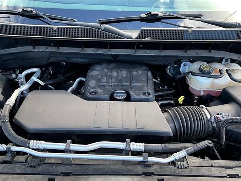 Used 2022 Chevrolet Silverado 1500 LT w/ Protection Package AWD/4WD image 9