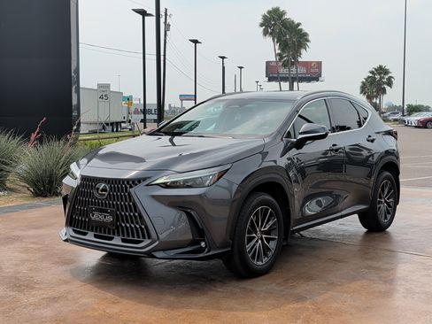 Used 2024 Lexus NX 250 FWD image 5