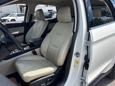 Used 2020 Ford Edge Titanium FWD image 9