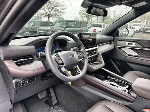 New 2026 Ford Explorer Platinum image 21