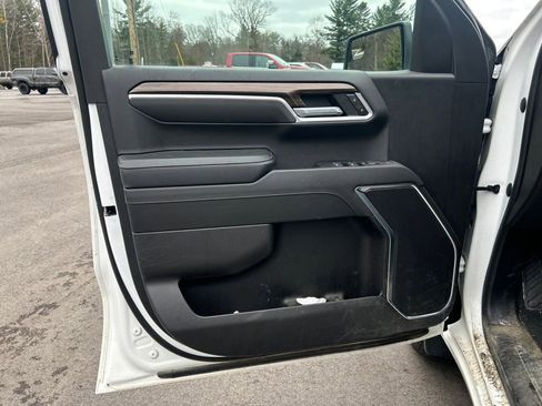 Used 2022 Chevrolet Silverado 1500 LT w/ Z71 Off-Road Package image 14