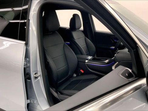 Used 2026 Mercedes-Benz GLC 300 image 12