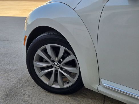 Used 2015 Volkswagen Beetle TDI FWD image 37