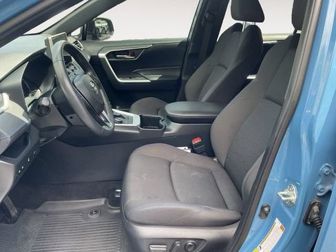 Used 2024 Toyota RAV4 SE w/ Convenience Package AWD/4WD image 9