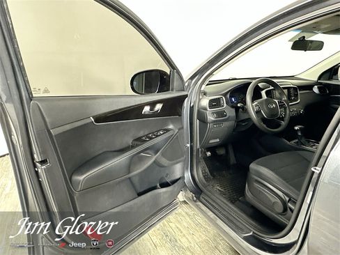 Used 2020 Kia Sorento LX image 20