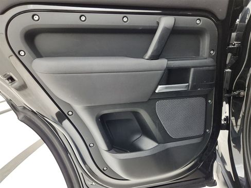 Used 2020 Land Rover Defender 110 S image 27