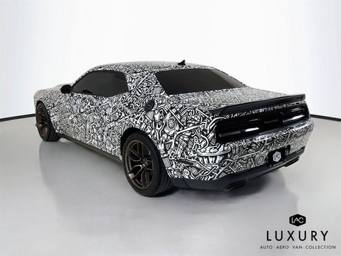 Used 2022 Dodge Challenger SRT Hellcat RWD image 8