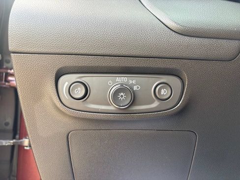 Used 2023 Buick Encore GX Select AWD/4WD image 18
