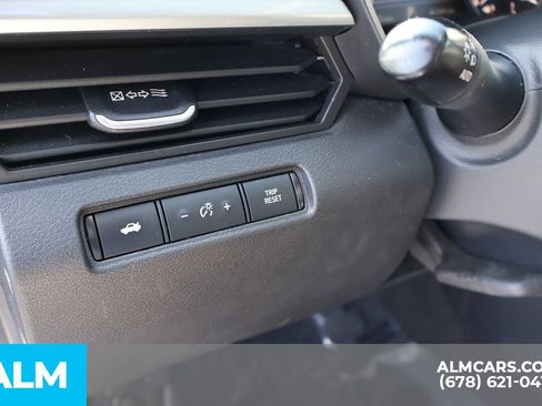 Used 2024 Nissan Altima 2.5 SV FWD image 12