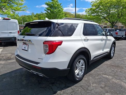 Used 2023 Ford Explorer XLT w/ Equipment Group 202A AWD/4WD image 6