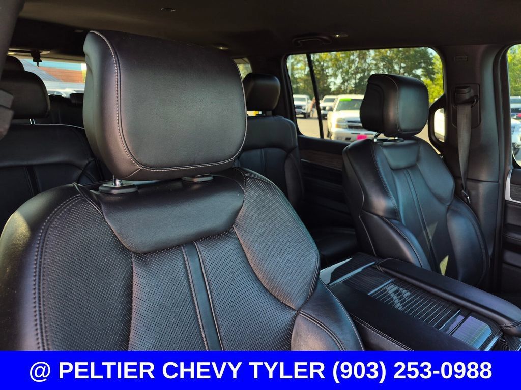 Used 2022 Jeep Wagoneer Series II RWD image 13