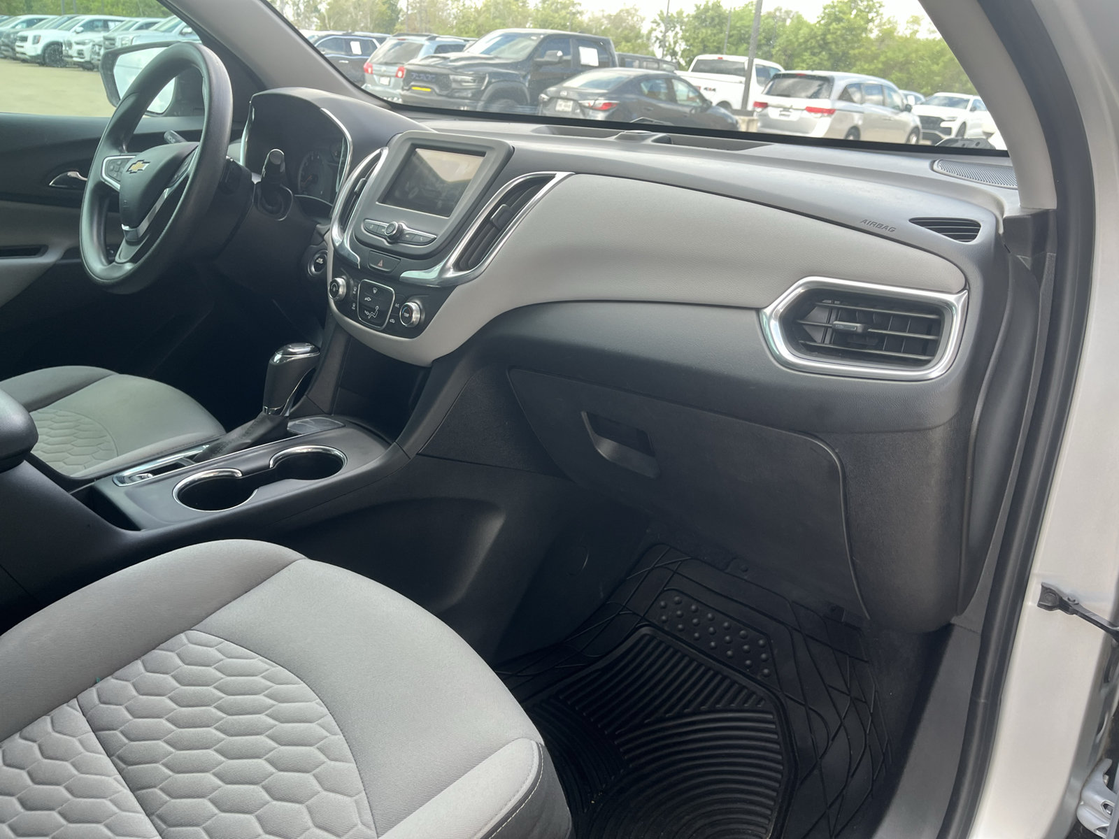 Used 2019 Chevrolet Equinox LS FWD image 19