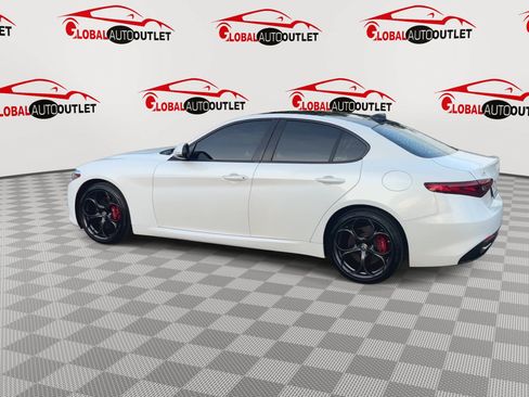 Used 2018 Alfa Romeo Giulia Ti Sport w/ Quick Order Package 22S Sport AWD/4WD image 6