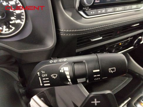 Used 2023 Nissan Rogue S image 17