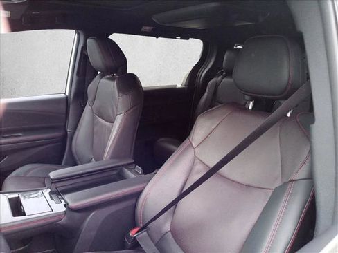 Used 2025 Toyota Sienna XSE w/ XSE Premium Package FWD image 13
