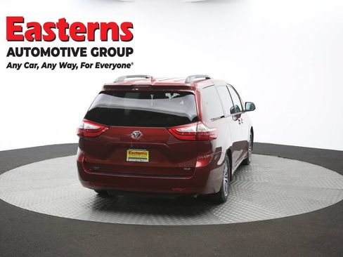 Used 2019 Toyota Sienna XLE FWD image 41