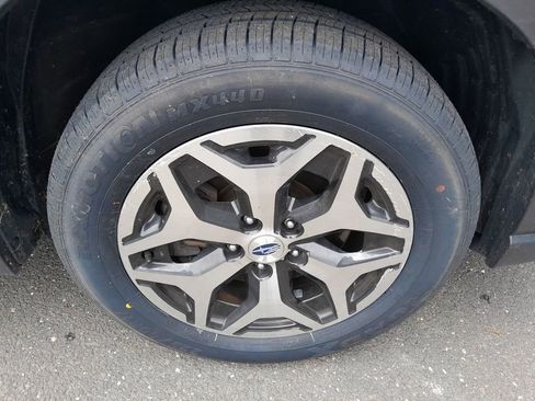 Used 2023 Subaru Forester Premium AWD/4WD image 42