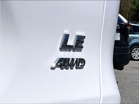 Used 2025 Toyota RAV4 LE AWD/4WD image 29